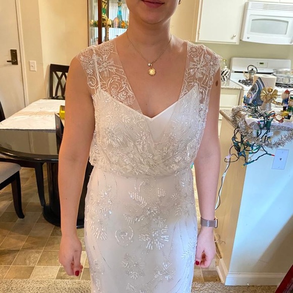 Monique Lhuillier - never been worn! Wedding dress - Picture 8 of 9